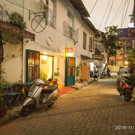 ホテルSpice Holidays Kochi エクステリア 写真