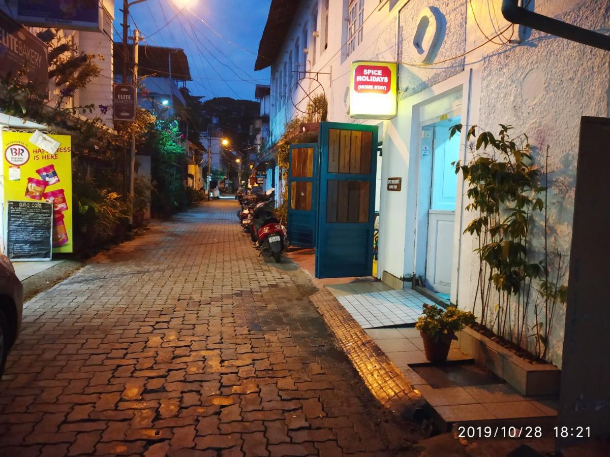 ホテルSpice Holidays Kochi エクステリア 写真