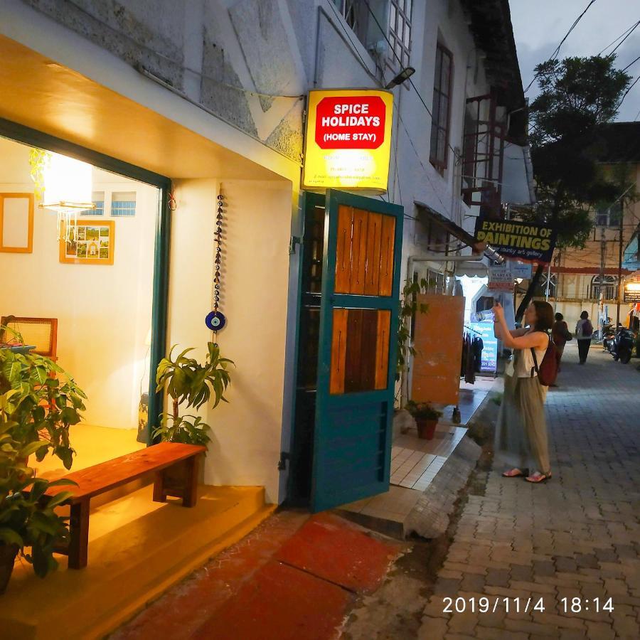 ホテルSpice Holidays Kochi エクステリア 写真